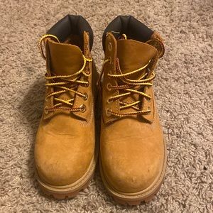 NWOT Boys Timberland boots size 12